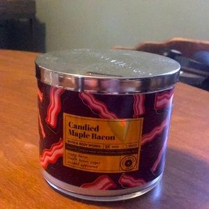 New LIMIED EDITION Bath and body works candied maple bacon candle